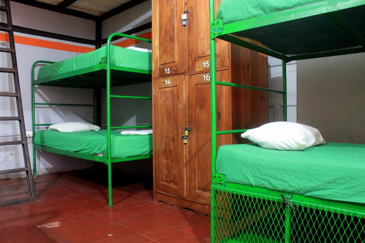 Bigfoot Hostel León Εξωτερικό φωτογραφία